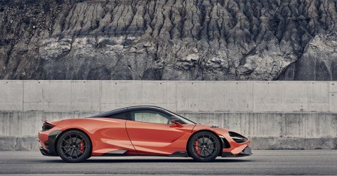 Így repeszt 300 km/óra felett egy McLaren 765LT a német autópályán - VIDEÓ