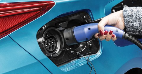 Az EU bekeményítene a plug-in hibridek emissziós tesztjeinél