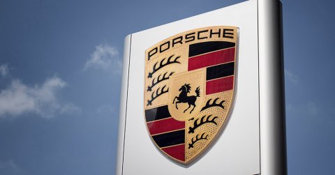 Napi meditáció egy Porsche 911 volánja mögött - VIDEÓ