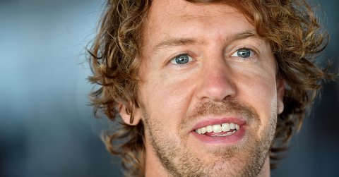 100 éves versenyautóval csapatott Vettel - VIDEÓ