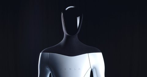 Idén az új modellek helyett az önvezetésre és a robotokra fókuszál a Tesla