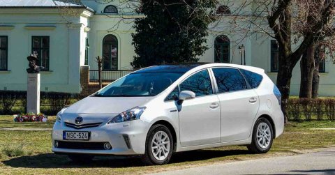 Csak győzd meg az asszonyt! - Toyota Prius Plus használtteszt