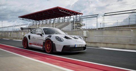Pusztító hátsó szárnnyal és friss technikával rúgta be az ajtót az új 911 GT3 RS
