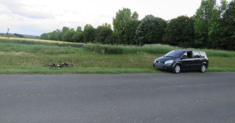 Nagy verést kapott a bringás, aki a kerékpárút helyett az autóúton tekert
