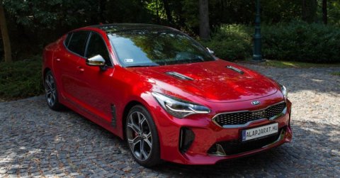 Koronázatlan király: Kia Stinger GT 3.3 T-GDI V6 AWD (2019) – Teszt + Videó
