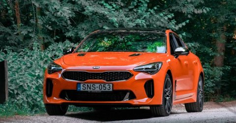Röppályán tartani az ólommadarat: Kia Stinger GT 2021 - Teszt
