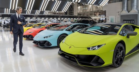 Nem győznek Lamborghinit venni a gazdagok
