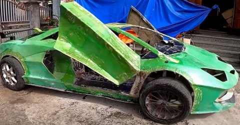 150 köbcentis motor hajtja a kartonból és törmelékből készült Lamborghini replikát

