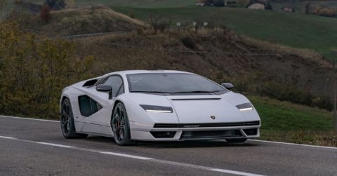 Most először vezették közúton a Lamborghini 800 lóerős hibridjét