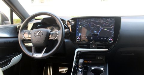 James Bond-kütyüt kapnak a Lexusok