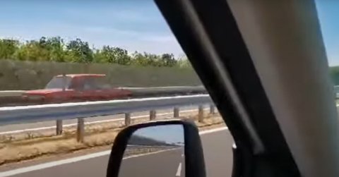 Újabb autós haladt a forgalommal szembe az M4-esen - VIDEÓ