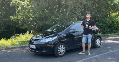 Ha ezzel indítasz, megszereted az autózást: Mazda 2 1.3 2008 - Tesztvideó
