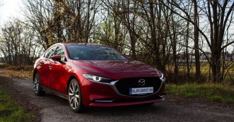 Isteni szikra: Mazda3 Sedan Skyactiv-X180 (2019) – Teszt
