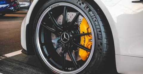 Az autógyártók mellett a Michelin is küzd az ellátási lánc problémáival