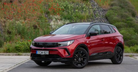 A mértéktartó: Opel Grandland 1.2 Turbo 2022 – Teszt