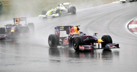 Ezen a napon nyert először F1-es futamot a Red Bull, nem is akárhogy