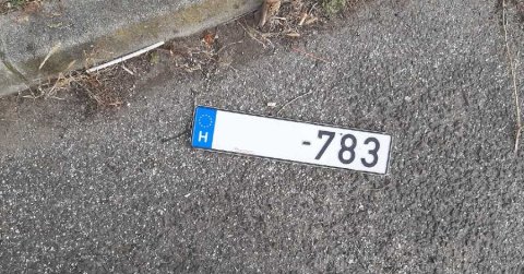 Találtam egy rendszámtáblát, mit kell tennem?
