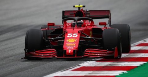 F1: Sainz zárt az élen a Ferrarival a második napon