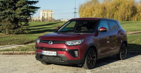 Jön fel, akár a talajvíz: Ssangyong Tivoli X150 (2019) - Teszt

