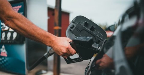 Tesztjelleggel bevezették a nemzeti üzemanyagkártyát Sri Lankán