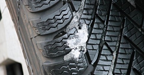 Miért fontos, hogy télen téli gumit használjunk?