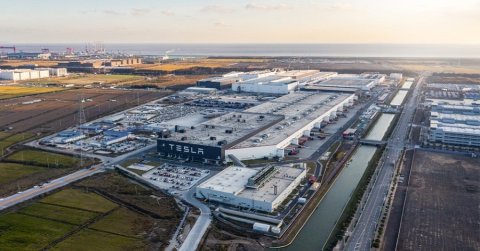 A járvány miatt a Tesla ismét leállítja a termelést a sanghaji Gigafactoryban