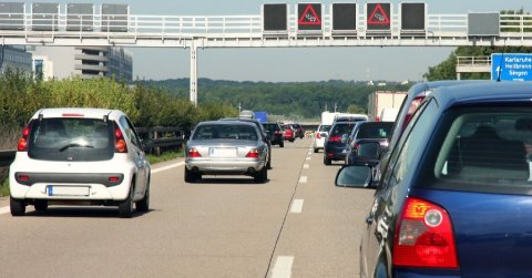 Ne bámészkodj, vezess! – negatív jelenségre reflektált a közútkezelő - VIDEÓ