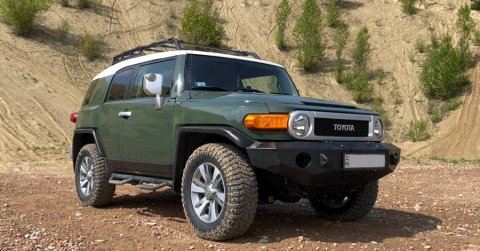 Extravagáns külső, bevált technika: Toyota FJ Cruiser 2015 – Tesztvideó