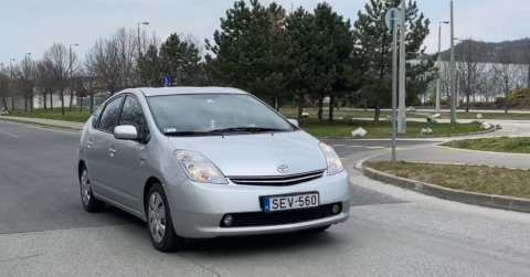 Megéri túllépni a csúfságán: Toyota Prius 1.5&nbsp;HSD 2006 - Tesztvideó
