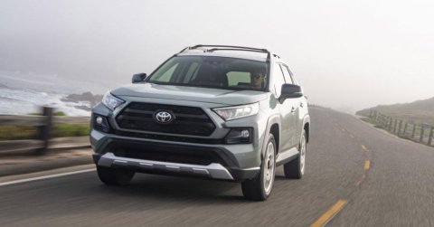 A szerdai földrengés miatt leálltak a Toyota-gyárak Japánban