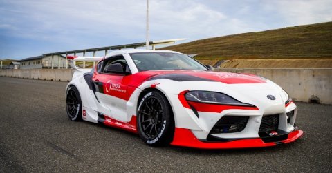 Önmagától driftelő Suprát tesztelt zárt pályán a Toyota Kutatóintézet – VIDEÓ