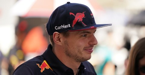 Verstappen most már egyeduralkodó a hivatalos F1-es játékban, lenyomta Hamiltont