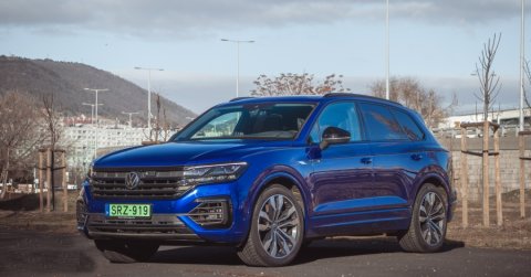 Amikor a fogyókúrát hamburgerrel népszerűsítik: Volkswagen Touareg R eHybrid 2022 - Teszt
